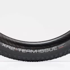 Cycli Bontrager XR2 27,5x2.20 Team Issue TLR Ulkorengas 7 Cycli Bontrager XR2 27,5x2.20 Team Issue TLR Ulkorengas -Sähköpyörät Myymälä BontragerXR2TeamIssueTLRMTBTire 11866 D Alt2