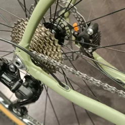 Pearl Gravel AL 400- Shimano GRX 400 2 X11 -Sähköpyörät Myymälä IMG20211029135453 Bokeh scaled 1