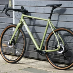 Pearl Gravel AL 400- Shimano GRX 400 2 X11 -Sähköpyörät Myymälä IMG 3428 1 scaled e1592741825369