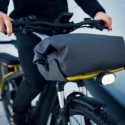 Riese & Muller Multicharger GT Family Utility Grey Väri -Sähköpyörät Myymälä Multicharger front carrier with bag 1