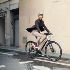 Riese & Muller UBN Seven Touring -Sähköpyörät Myymälä Riese muller ubn seven touring kevyt sahkopyora 3 scaled 1