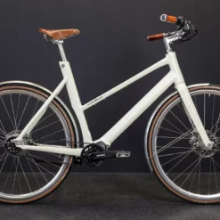 Schindelhauer Antonia Naisten Sähköpyörä Pinion 9 V -Sähköpyörät Myymälä antonia1 scaled 1