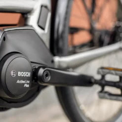Trek District+ 7 Grey 500Wh -Sähköpyörät Myymälä bosch active line plus moottori