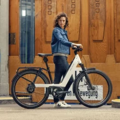 Riese & Muller Nevo GT Vario Lunar Grey Metallic -Sähköpyörät Myymälä riesemuller nevo3 vario 1