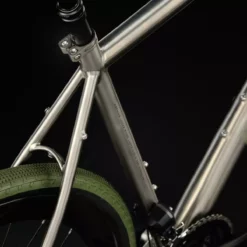 Van Nicholas Rowtag -Sähköpyörät Myymälä titaani bikepacking pyora