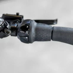 Trek District+ 3 Lowstep 500Wh Dnister Black -Sähköpyörät Myymälä trek sahkopyora shimano vaihteilla sininen