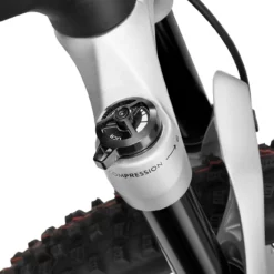 WOOM OFF AIR 6 -Sähköpyörät Myymälä woom maastopyora joustokeulalla 1