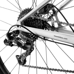 WOOM OFF AIR 4 Joustokeulalla -Sähköpyörät Myymälä woom off air 26 maastopyora joustohaarukalla